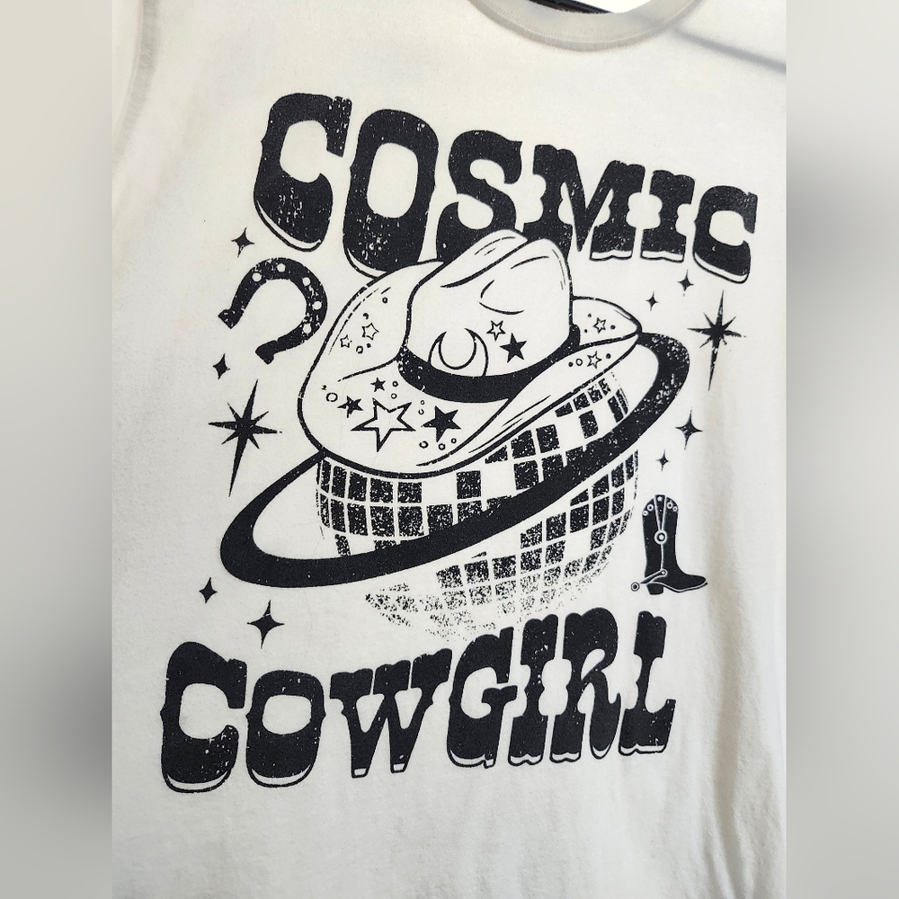 Cosmic Cowgirl Graphic Tee Nwot.